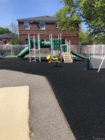 224-38 Kingsbury Ave A, Bayside, NY 11364