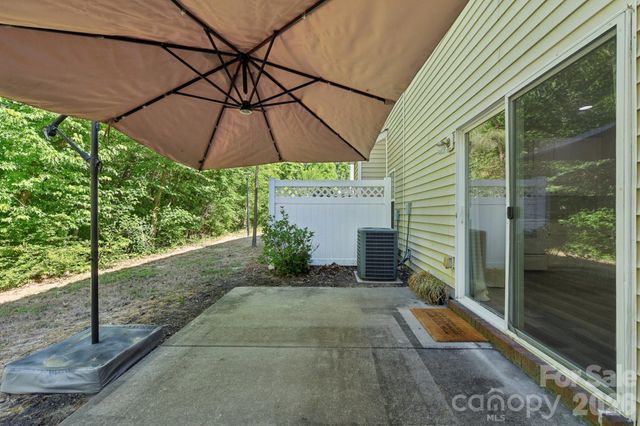 124 Clydesdale Court, Matthews, NC 28104