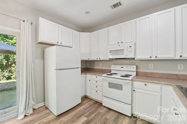 124 Clydesdale Court, Matthews, NC 28104