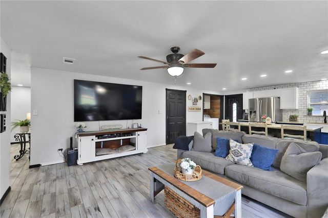 19800 Woodridge Drive, Newalla, OK 74857