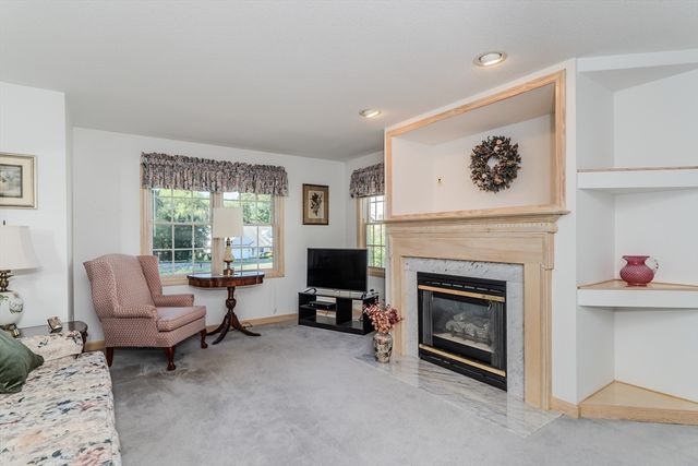 45 Shadow Brook Est 45, South Hadley, MA 01075