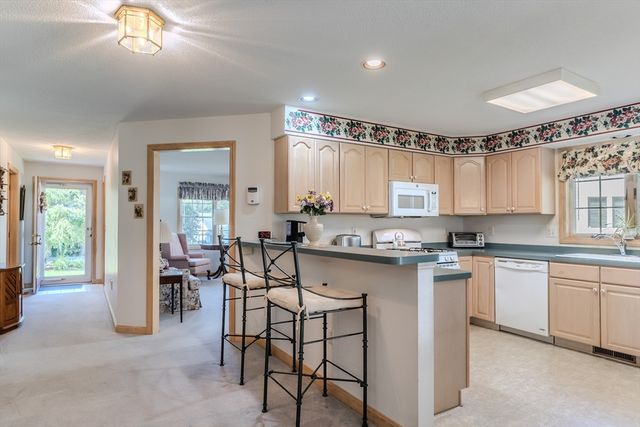 45 Shadow Brook Est 45, South Hadley, MA 01075