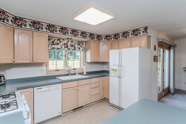 45 Shadow Brook Est 45, South Hadley, MA 01075