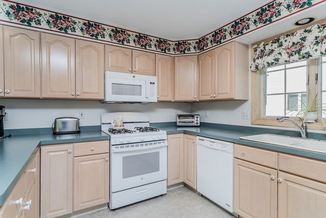 45 Shadow Brook Est 45, South Hadley, MA 01075