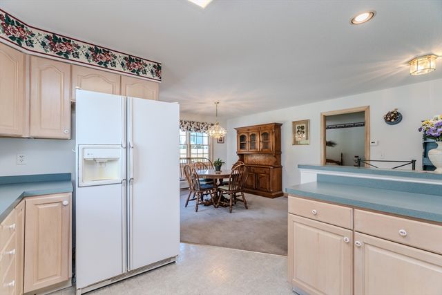 45 Shadow Brook Est 45, South Hadley, MA 01075