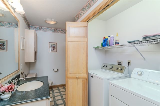 45 Shadow Brook Est 45, South Hadley, MA 01075