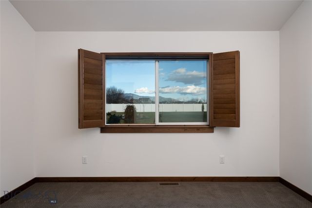 915 Stewart Loop, Bozeman, MT 59718