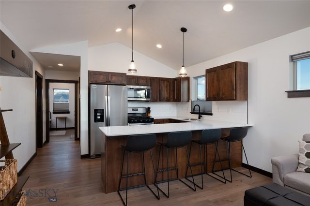 915 Stewart Loop, Bozeman, MT 59718