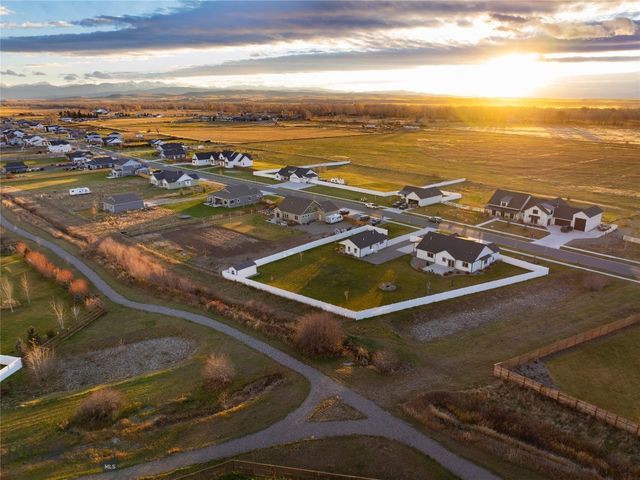 915 Stewart Loop, Bozeman, MT 59718