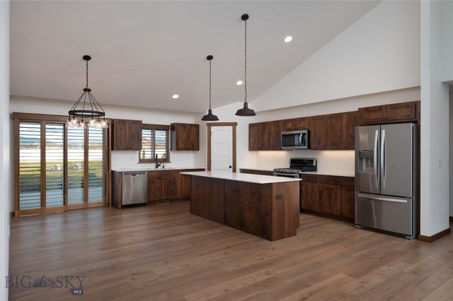 915 Stewart Loop, Bozeman, MT 59718
