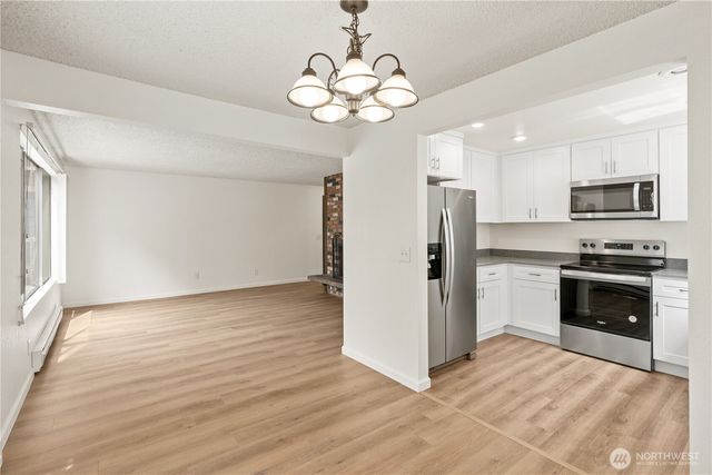 19433 28th Avenue NE, Lake Forest Park, WA 98155
