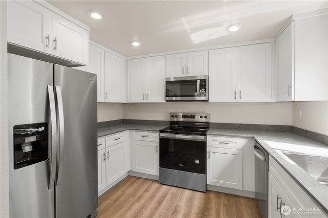 19433 28th Avenue NE, Lake Forest Park, WA 98155