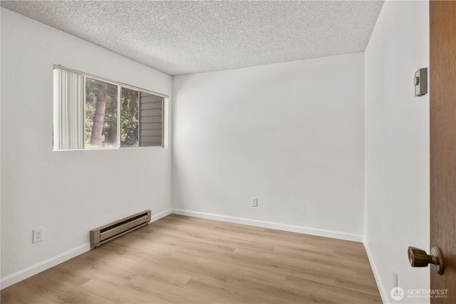 19433 28th Avenue NE, Lake Forest Park, WA 98155