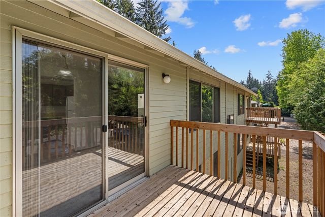 19433 28th Avenue NE, Lake Forest Park, WA 98155