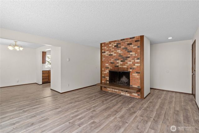 19433 28th Avenue NE, Lake Forest Park, WA 98155
