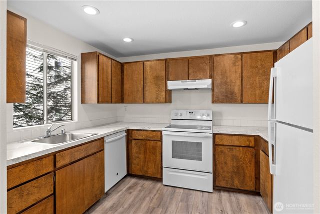 19433 28th Avenue NE, Lake Forest Park, WA 98155