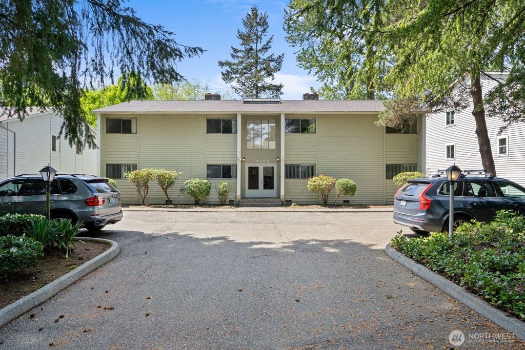 19433 28th Avenue NE, Lake Forest Park, WA 98155