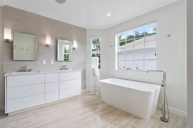 19941 NE 36th Pl, Aventura, FL 33180