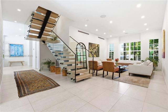 19941 NE 36th Pl, Aventura, FL 33180