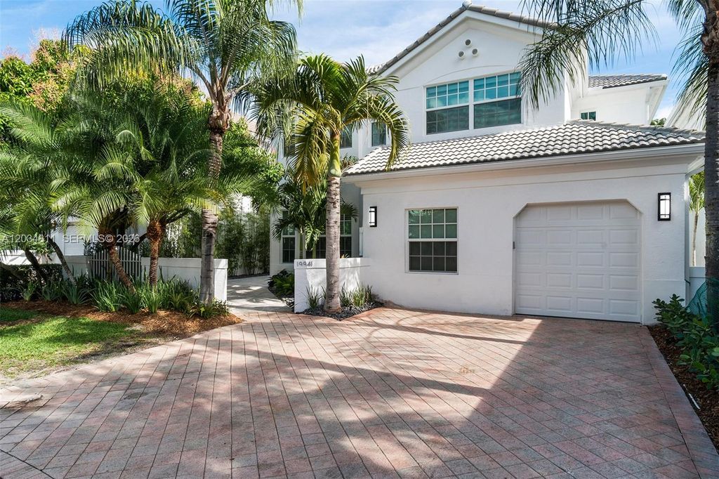 19941 NE 36th Pl, Aventura, FL 33180