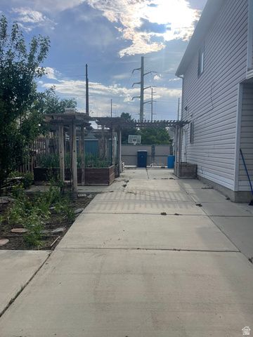 5255 S LEVEL DR, Taylorsville, UT 84129