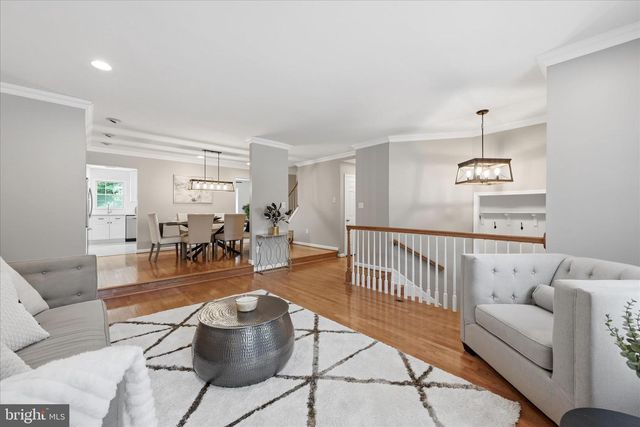 7716 SHOOTINGSTAR DR, Springfield, VA 22152
