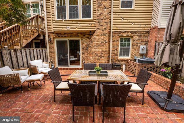 7716 SHOOTINGSTAR DR, Springfield, VA 22152
