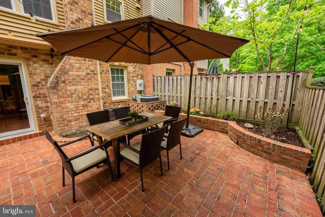 7716 SHOOTINGSTAR DR, Springfield, VA 22152
