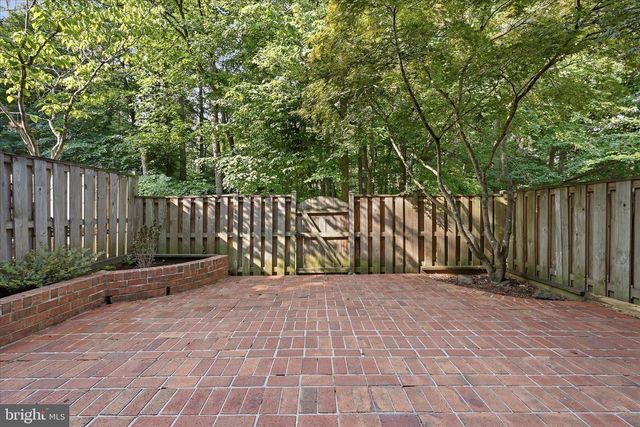 7716 SHOOTINGSTAR DR, Springfield, VA 22152