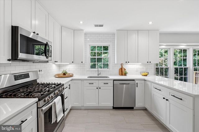 7716 SHOOTINGSTAR DR, Springfield, VA 22152