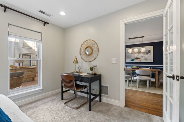 2843 N Lincoln Avenue 103, Chicago, IL 60657
