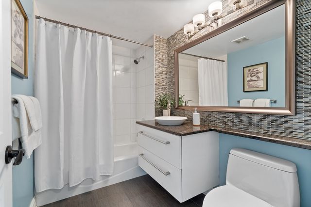 2843 N Lincoln Avenue 103, Chicago, IL 60657