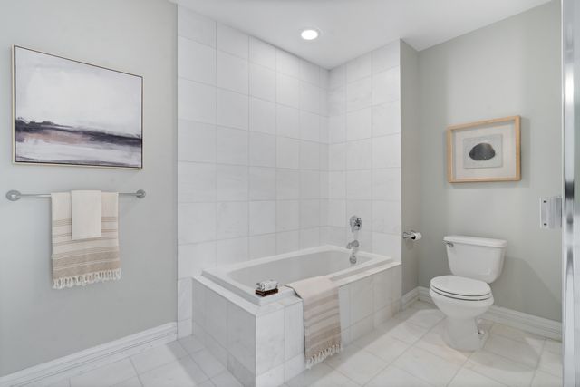 2843 N Lincoln Avenue 103, Chicago, IL 60657