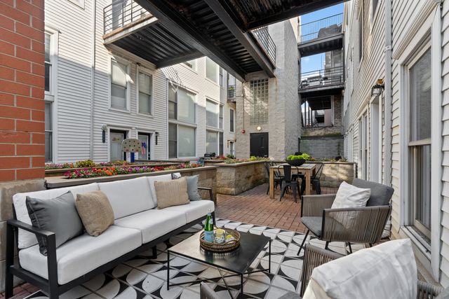2843 N Lincoln Avenue 103, Chicago, IL 60657