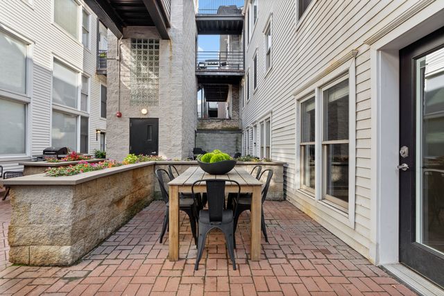 2843 N Lincoln Avenue 103, Chicago, IL 60657
