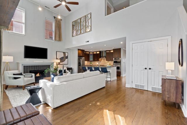 2843 N Lincoln Avenue 103, Chicago, IL 60657