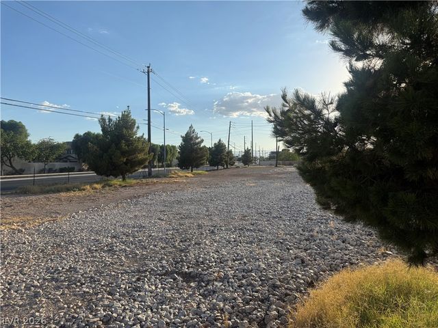 51 Madge Lane, Las Vegas, NV 89110