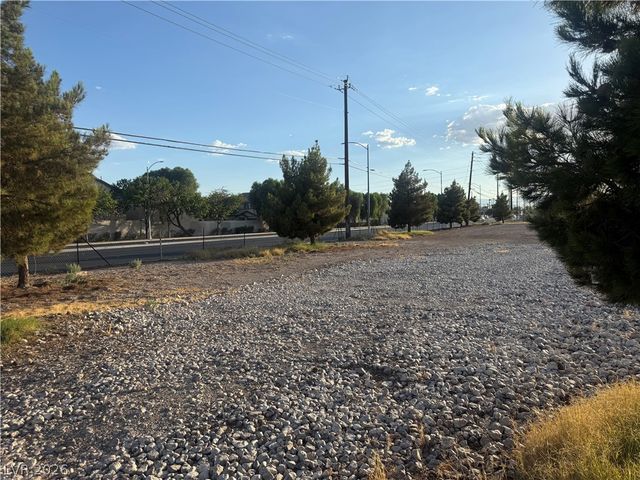 51 Madge Lane, Las Vegas, NV 89110