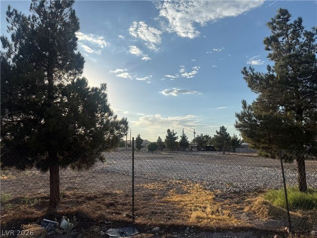 51 Madge Lane, Las Vegas, NV 89110