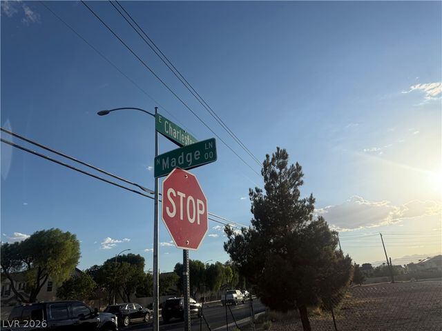 51 Madge Lane, Las Vegas, NV 89110