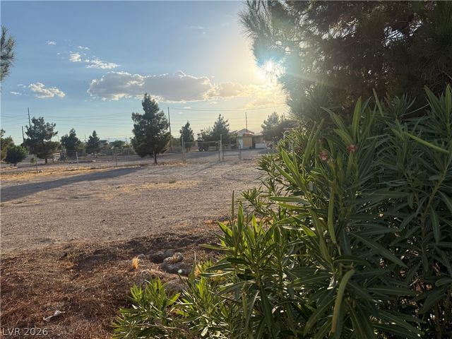 51 Madge Lane, Las Vegas, NV 89110