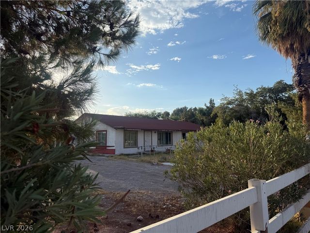 51 Madge Lane, Las Vegas, NV 89110