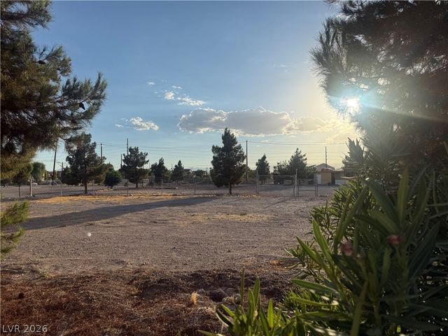 51 Madge Lane, Las Vegas, NV 89110