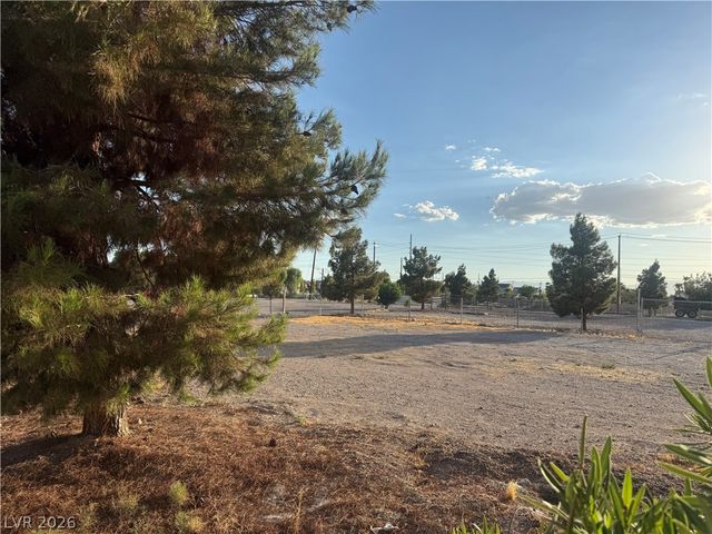 51 Madge Lane, Las Vegas, NV 89110