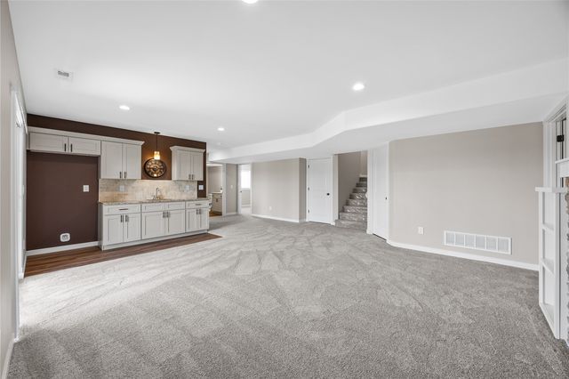 260 Howard Avenue NW, Swisher, IA 52338