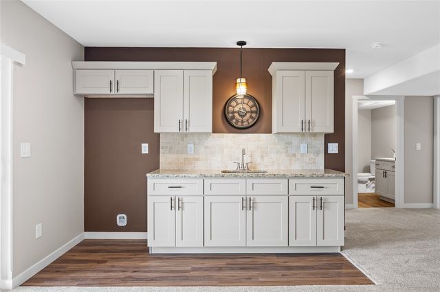 260 Howard Avenue NW, Swisher, IA 52338