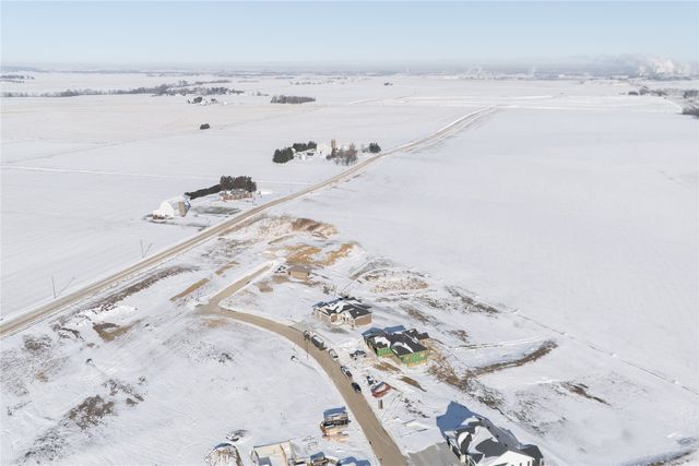 260 Howard Avenue NW, Swisher, IA 52338