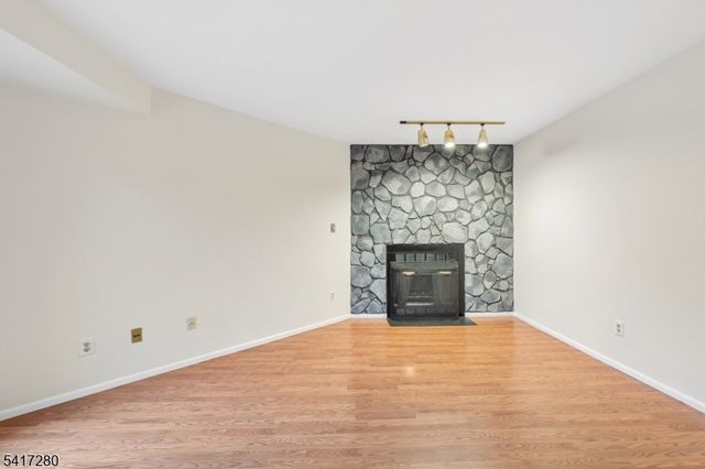 250 Ridgedale Ave 1, Florham Park Boro, NJ 07932