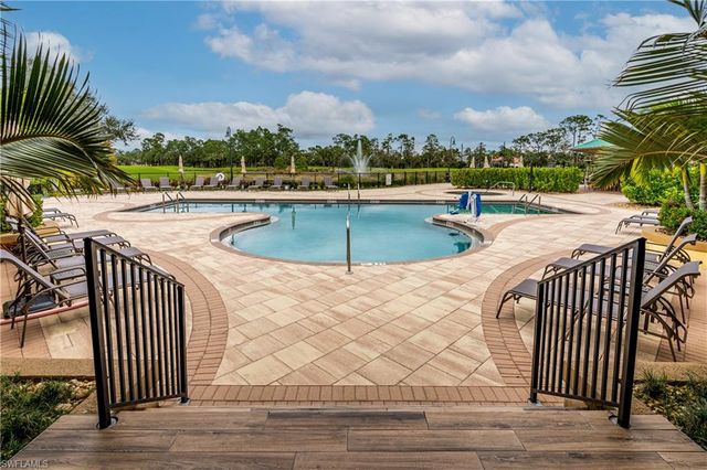 3952 Forest Glen BLVD 101, Naples, FL 34114