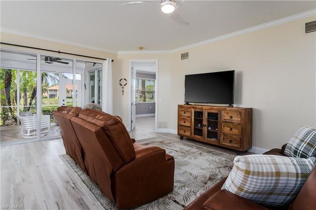 3952 Forest Glen BLVD 101, Naples, FL 34114